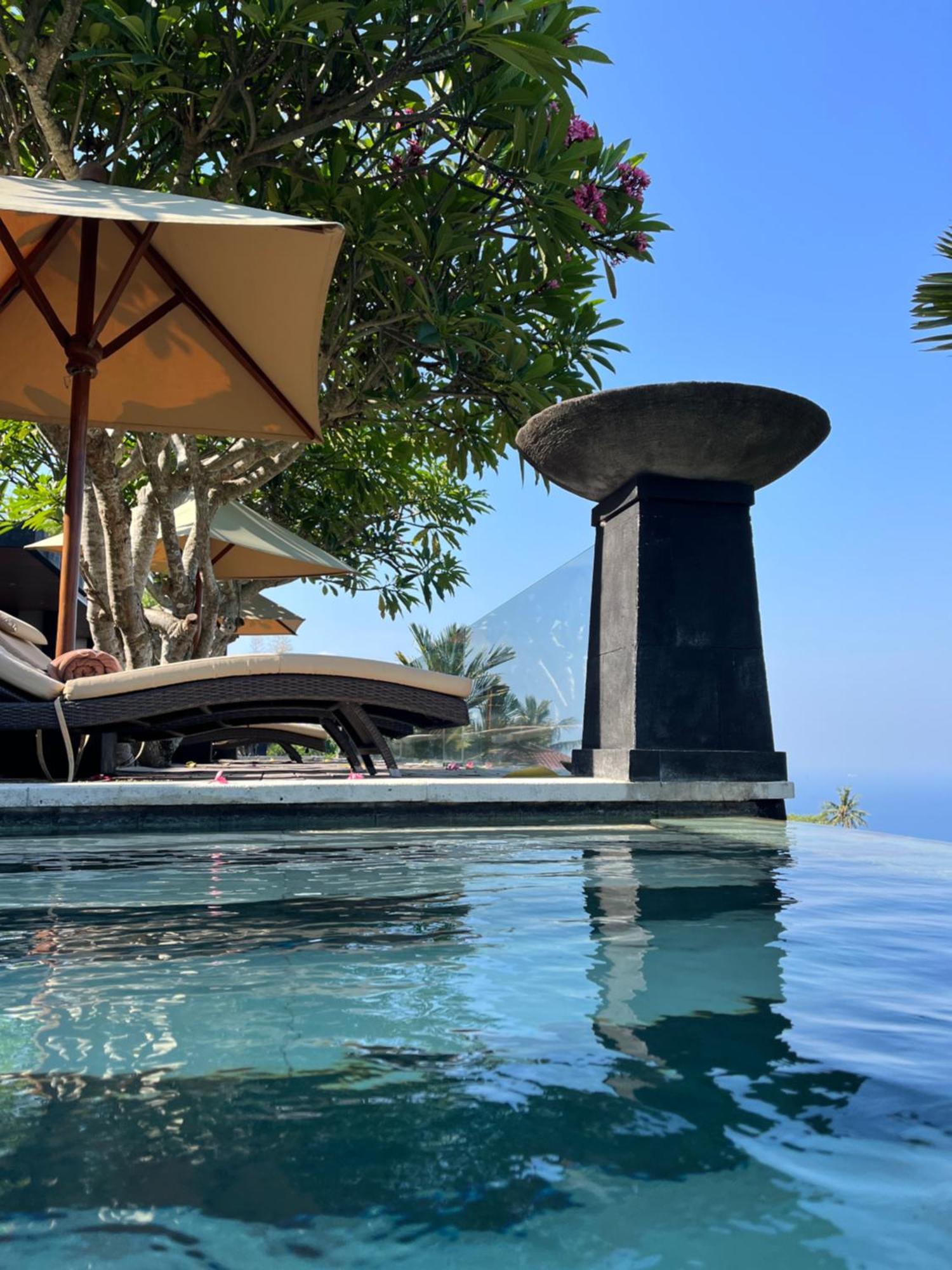 Hotel The Puncak Lombok Senggigi Exterior foto