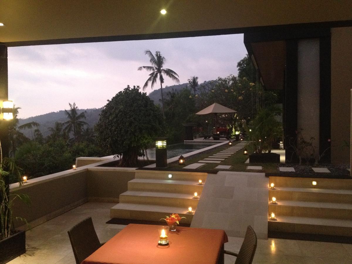 Hotel The Puncak Lombok Senggigi Exterior foto