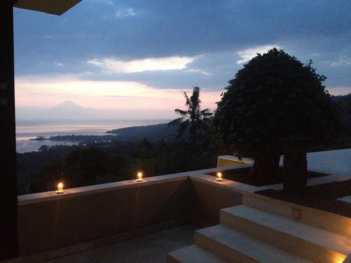 Hotel The Puncak Lombok Senggigi Exterior foto