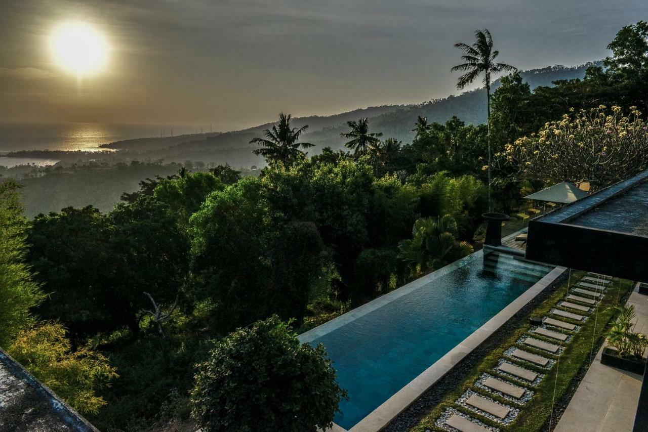 Hotel The Puncak Lombok Senggigi Exterior foto